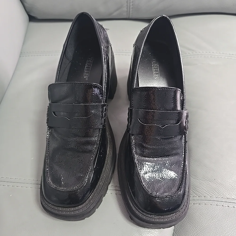Seychelles Womens Black Patent‎ Leather With Chunky Lug Sole Loafers Size 8.5